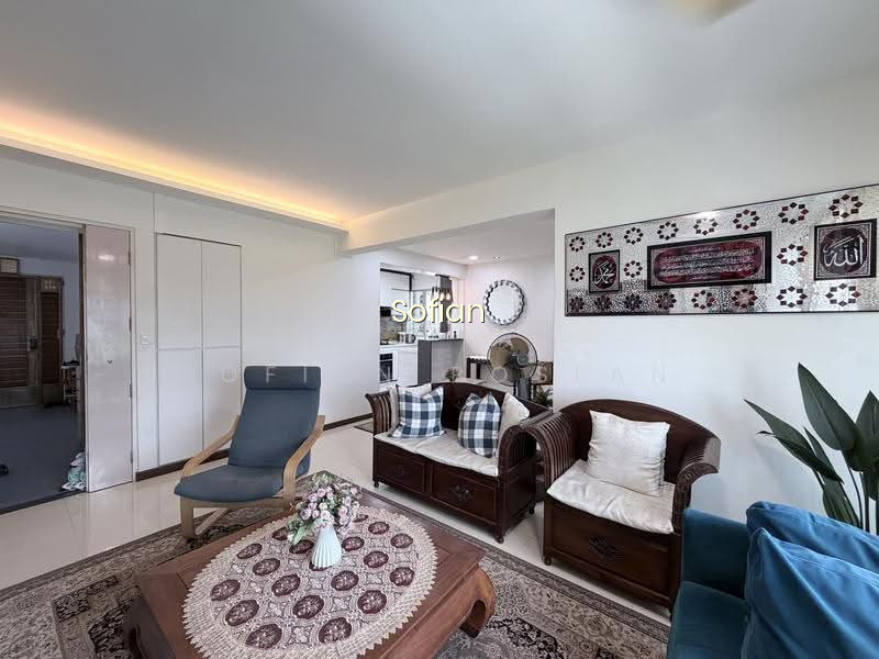 492G TAMPINES STREET 45 photo 3