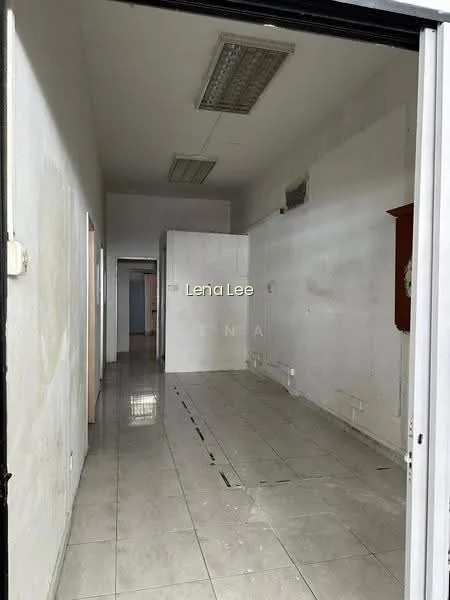S/Story Terr 4 Rooms Originally Near MRT for Immediate image 1 of 4