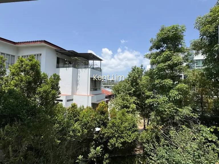 Varsity Park Condominium image 1 of 10