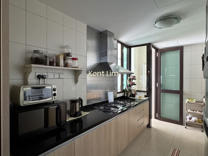 VARSITY PARK CONDOMINIUM photo 6