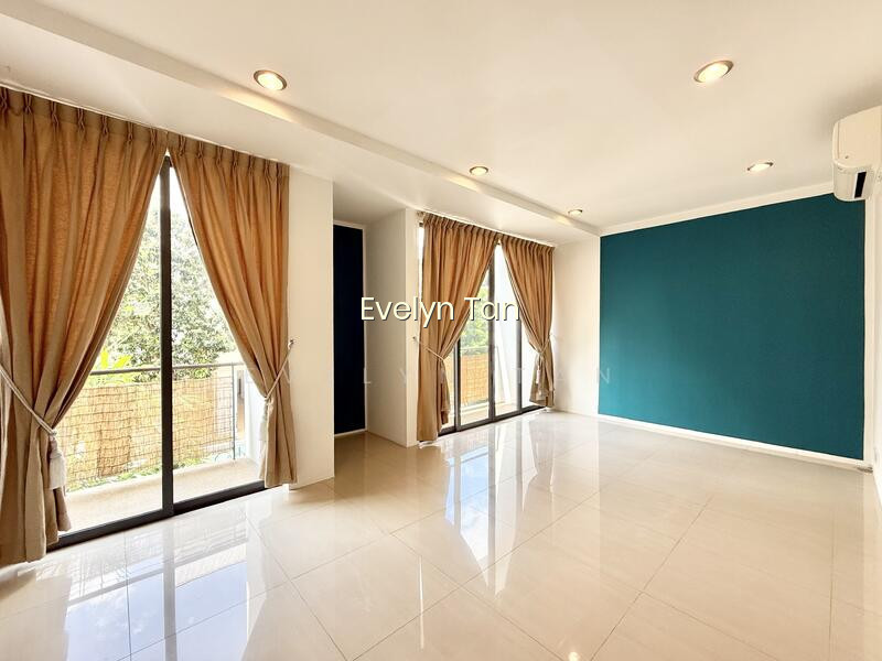 CARLYX RESIDENCE