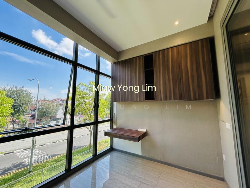 STRATUM photo 3