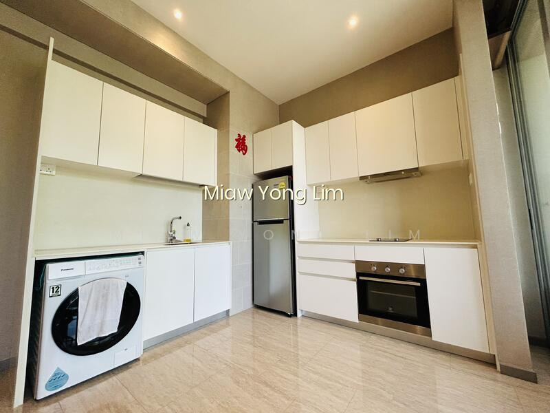 STRATUM photo 4
