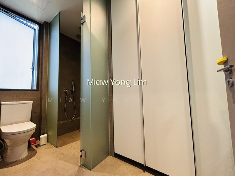STRATUM photo 5
