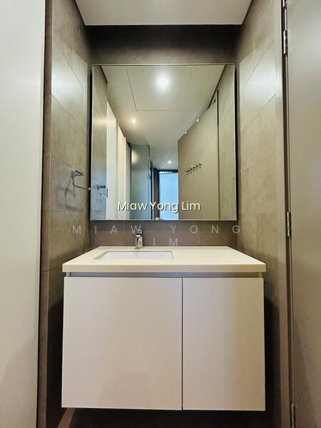 STRATUM photo 6