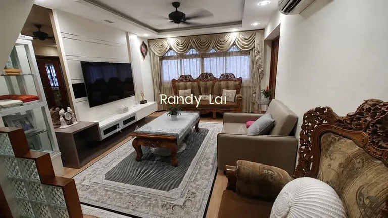 711 Pasir Ris Street 72 image 1 of 10