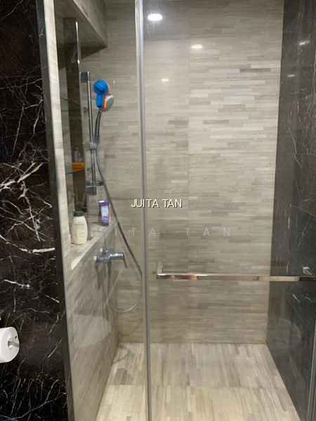 J GATEWAY photo 5