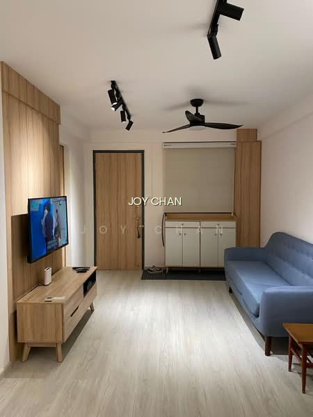 305 SERANGOON AVENUE 2 photo 2