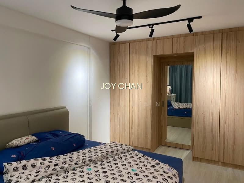 305 SERANGOON AVENUE 2 photo 3