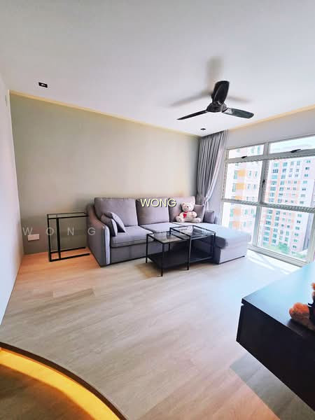 296 PUNGGOL CENTRAL photo 2