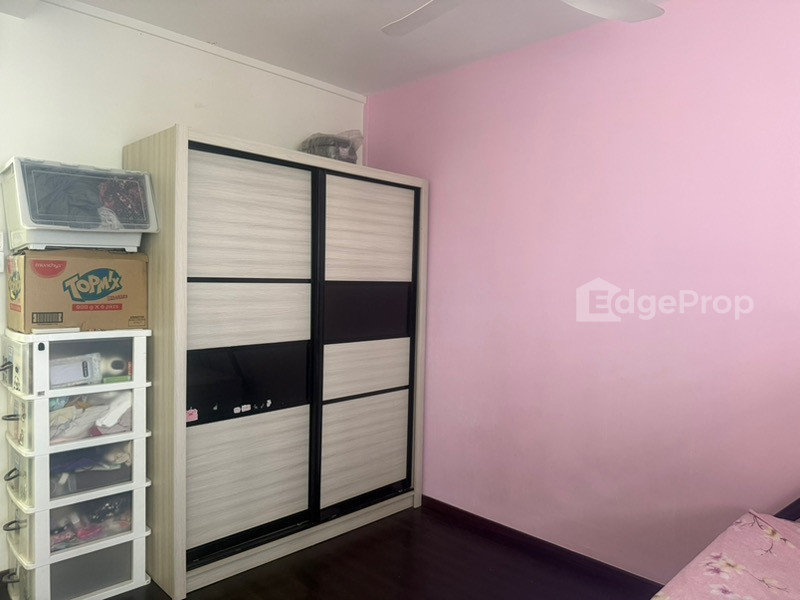 325 SERANGOON AVENUE 3 photo 4