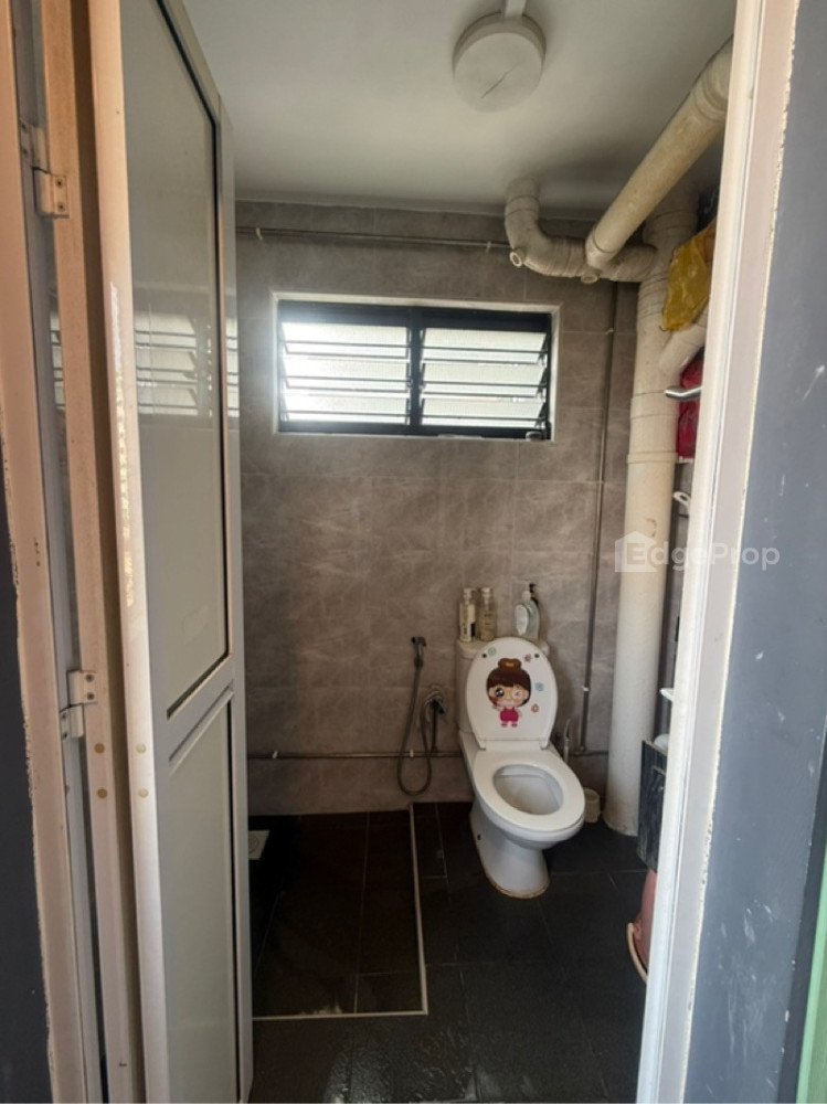 325 SERANGOON AVENUE 3 photo 5