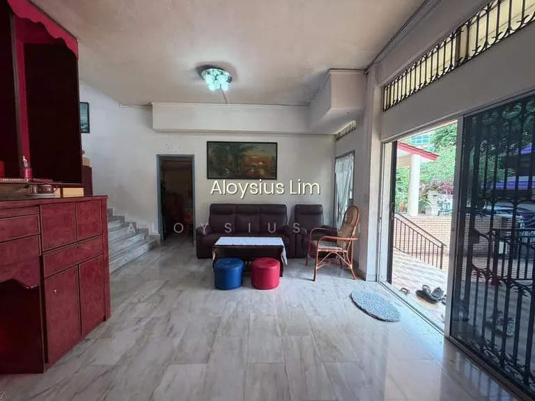 Cheap Original Freehold Semid Perfect for A&a image 1 of 8