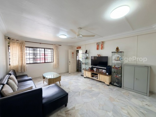 231 ANG MO KIO AVENUE 3 photo 3