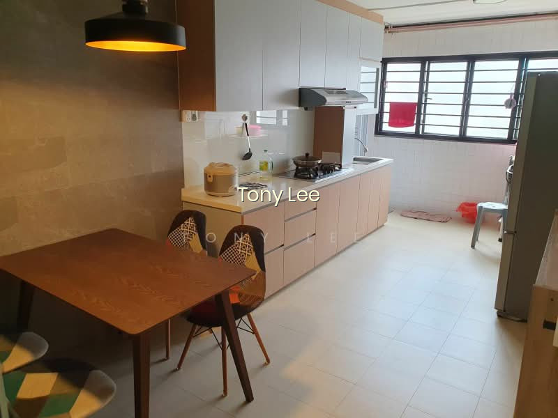 121 ANG MO KIO AVENUE 3 image 1 of 9