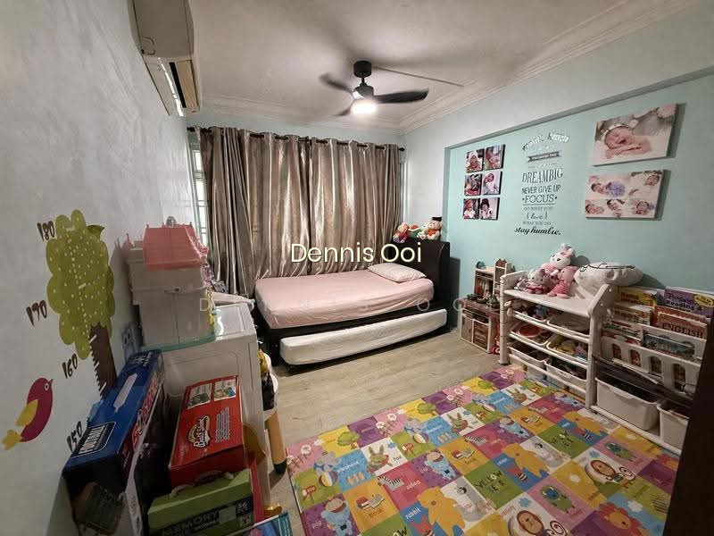477 SEMBAWANG DRIVE photo 5