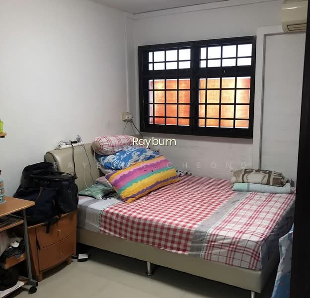 19 MARSILING LANE image 1 of 7
