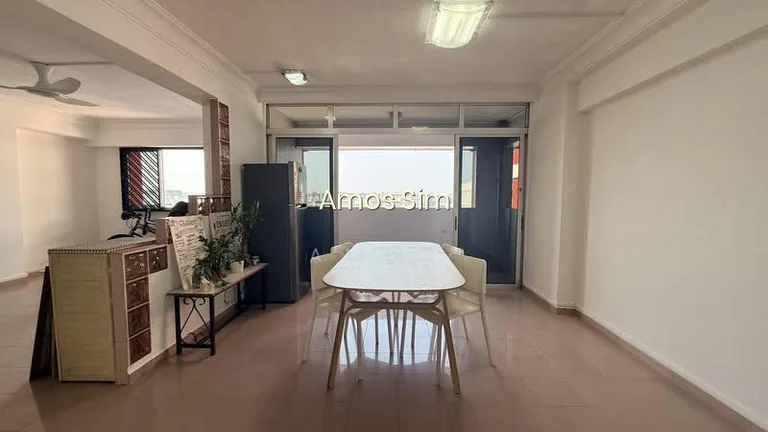 440 Hougang Avenue 8 image 1 of 10