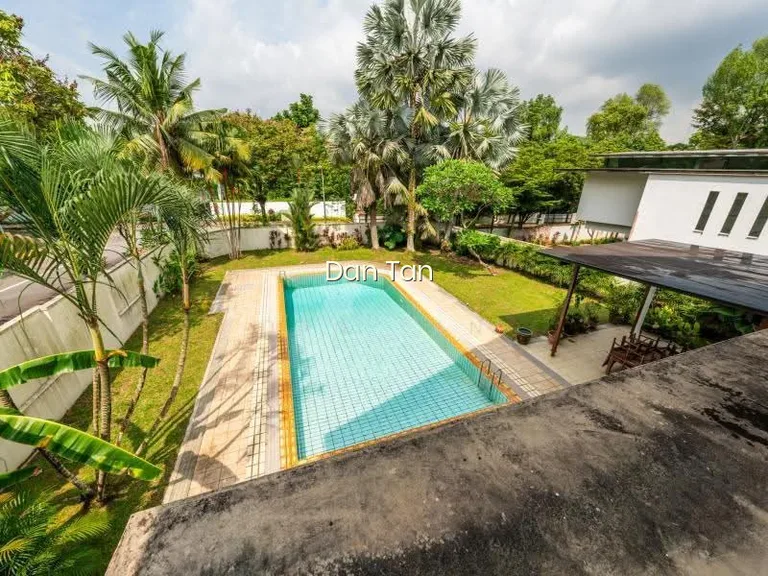 GCB Wide Frontagesuperb PRIVACY<$35 Mil image 1 of 10