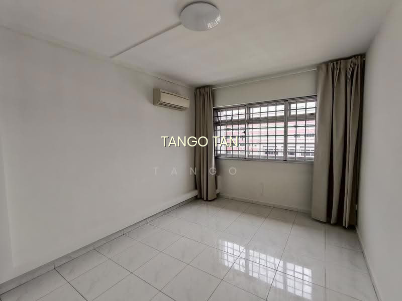 390 TAMPINES AVENUE 7 photo 3