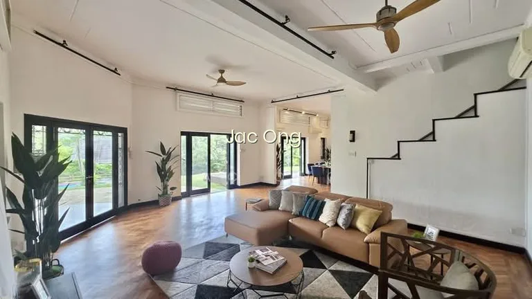 Colonnial Style GCB at Caldecott Hill Estate image 1 of 10