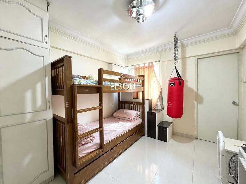 180 ANG MO KIO AVENUE 5 photo 4
