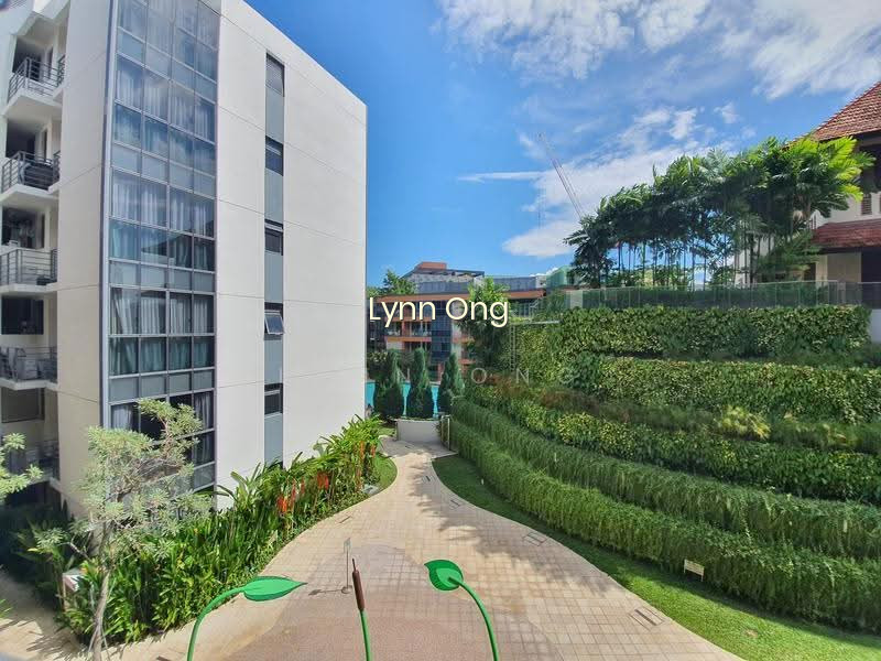 SOPHIA HILLS photo 2