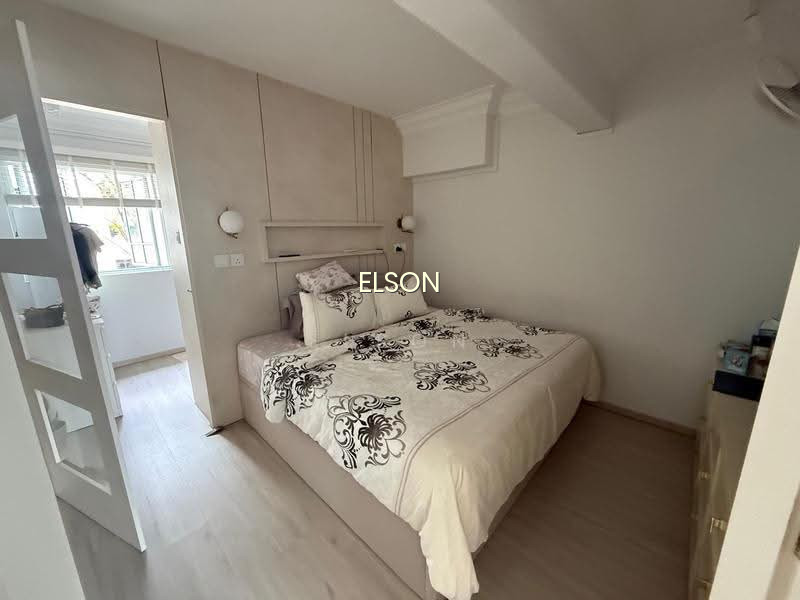 847 WOODLANDS STREET 82 photo 2