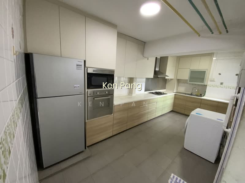 710 ANG MO KIO AVENUE 8 image 1 of 10