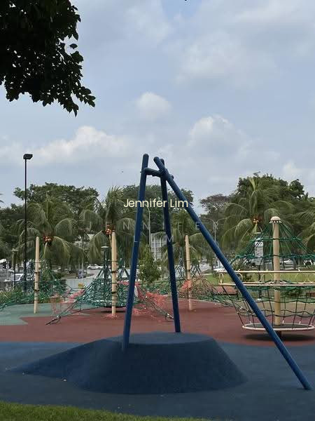 301 SHUNFU ROAD image 1 of 10