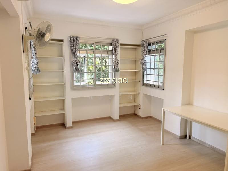 572 PASIR RIS STREET 53 photo 4
