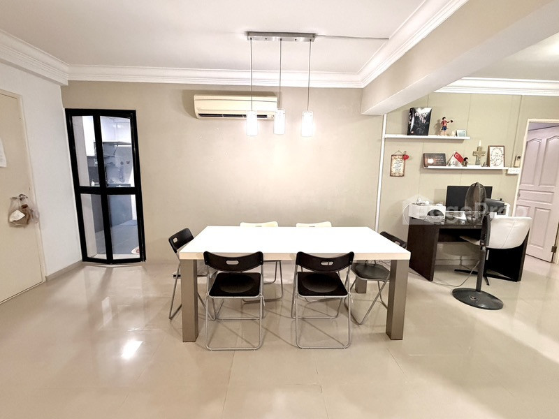 335 SEMBAWANG CLOSE