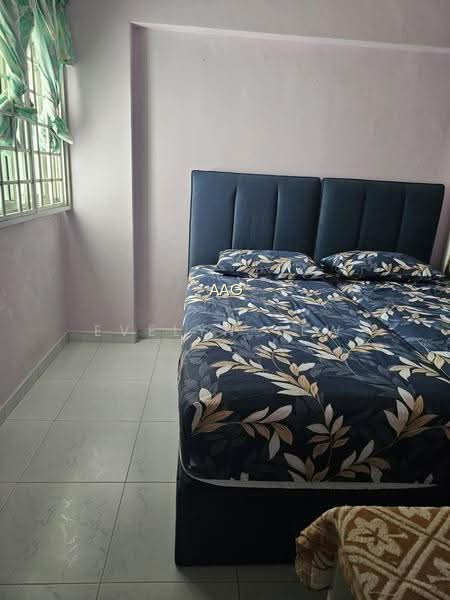 314 SEMBAWANG DRIVE image 1 of 10