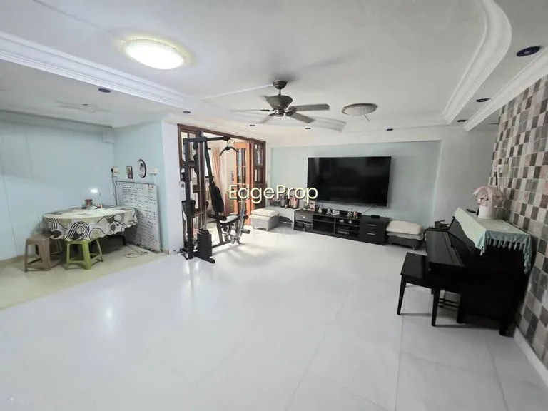 962 Hougang Avenue 9 image 1 of 10