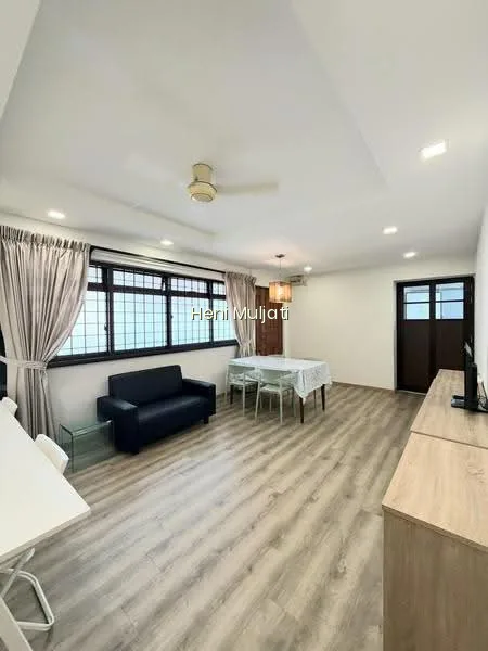 194 Rivervale Drive image 1 of 10