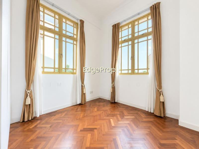 Orange Regency photo 5