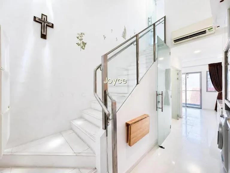 #1 Loft image 1 of 8
