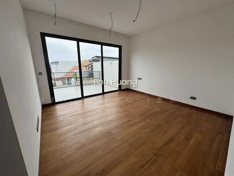 Seen Brand New 3.5 Storey Semi-D @ Telok Kurau image 1 of 7