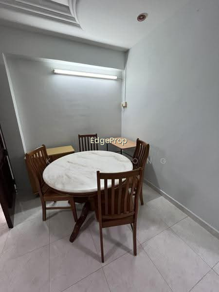 409 SEMBAWANG DRIVE photo 6