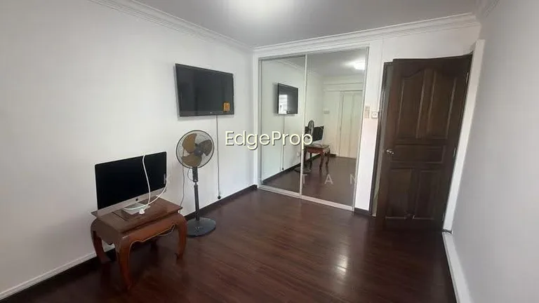 457 Tampines Street 42 image 1 of 10