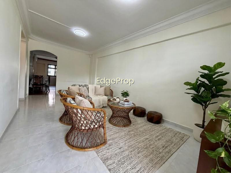 425 ANG MO KIO AVENUE 3 image 1 of 10