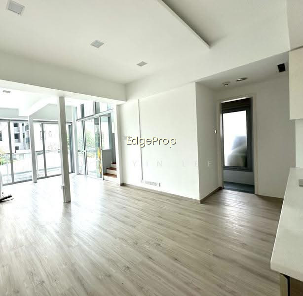 Regency Suites photo 5