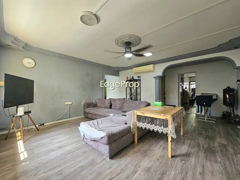 808 Woodlands Street 81 image 1 of 9