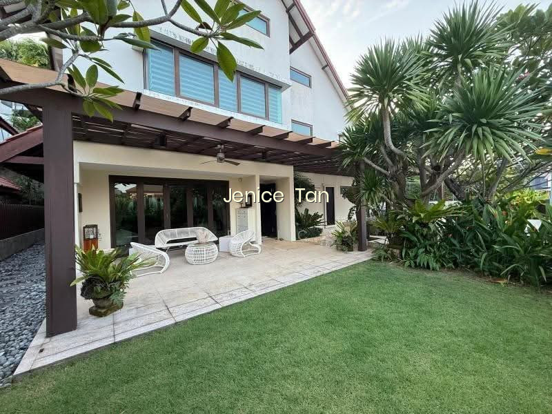 CHARMING TROPICAL STYLED BUNGALOW, AMIDST LUSH GREENERY. WIDE FRONTAGE. PRIME FRANKEL/SIGLAP image 1 of 9