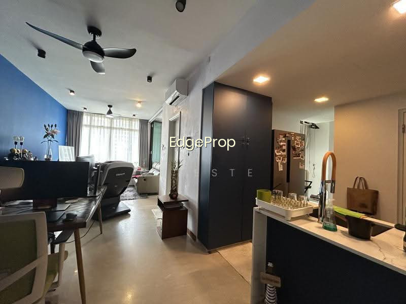 COMPASS HEIGHTS photo 2