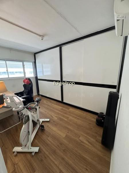 434 TAMPINES STREET 43 photo 2
