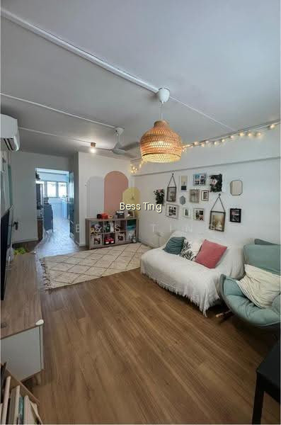 434 TAMPINES STREET 43 photo 4