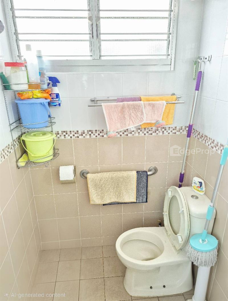 736 YISHUN STREET 72 photo 3