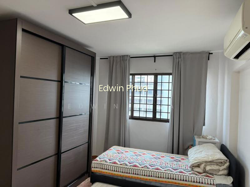 239 JURONG EAST STREET 21 photo 3