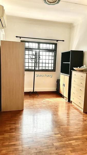 123D RIVERVALE DRIVE image 1 of 8